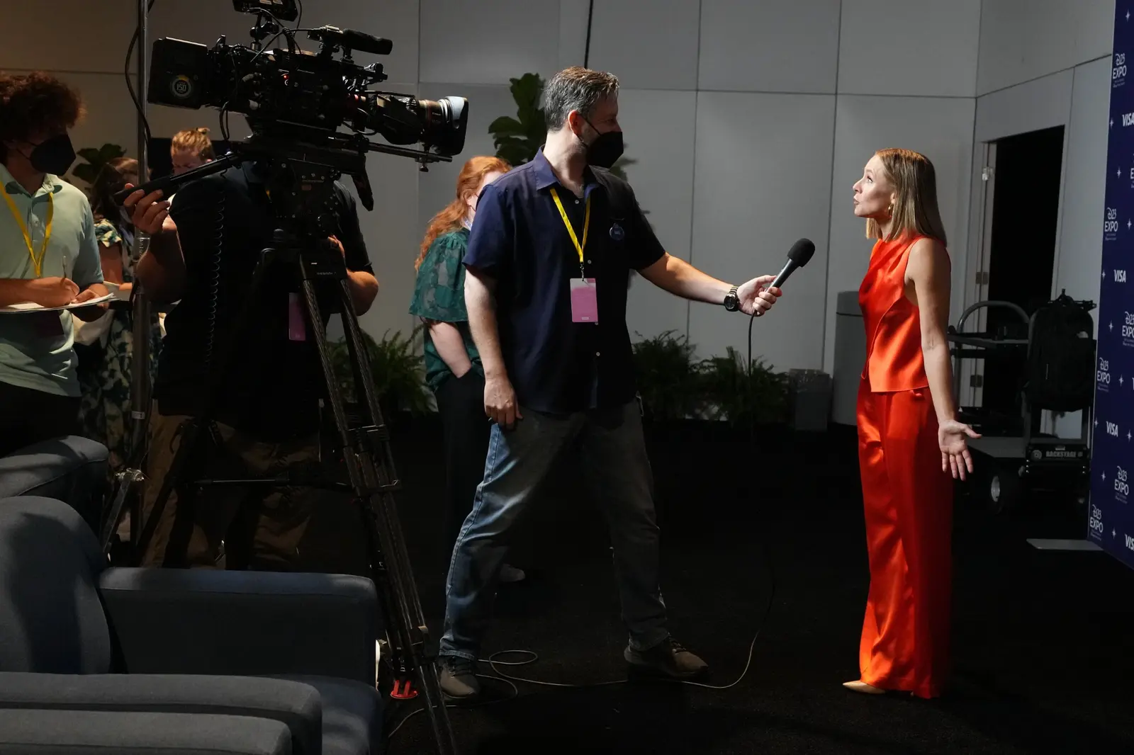 David interviewing Kristen Bell at D23